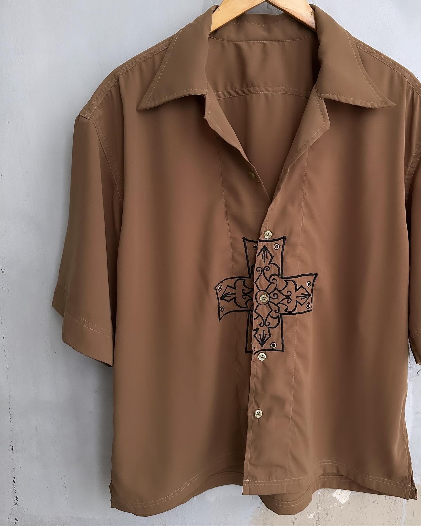 Cross/logo embroidered shirts - Image 5