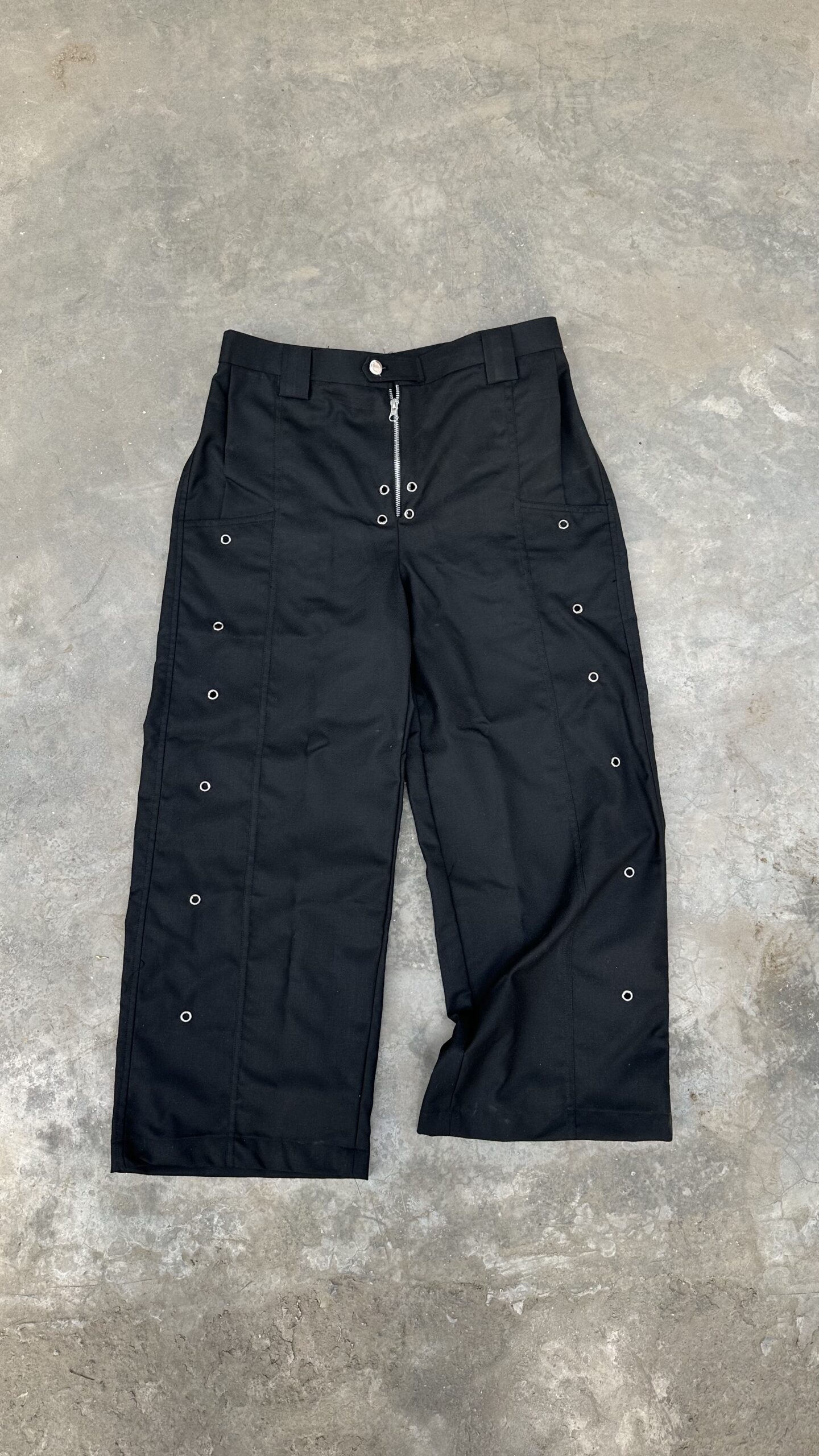 Studded matte pants * - Image 2
