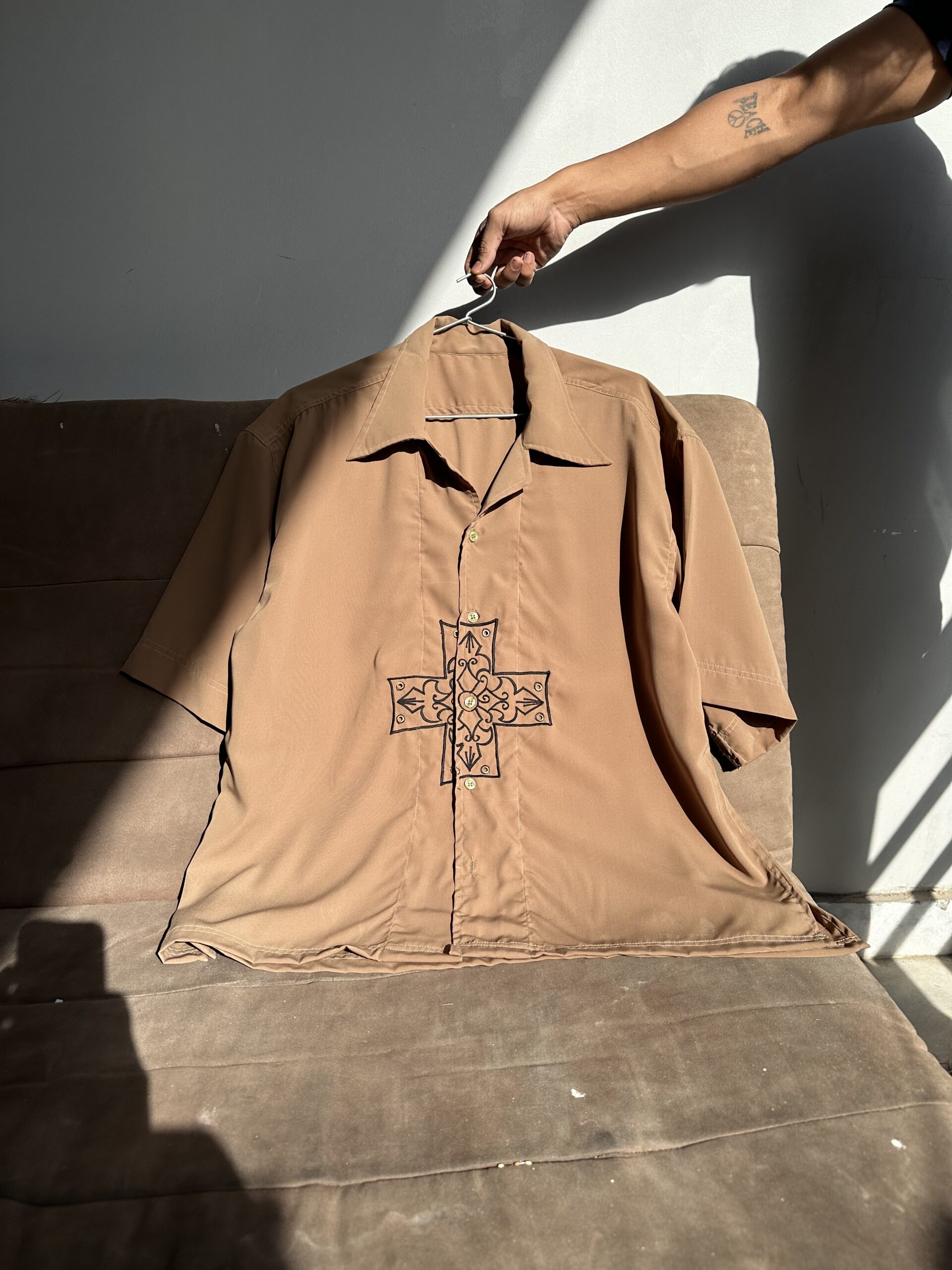 Cross/logo embroidered shirts - Image 3