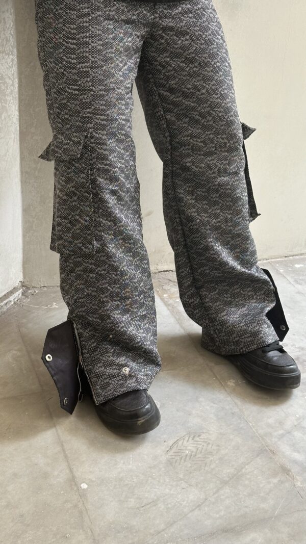 Bee-jacquard utility pants - Image 4
