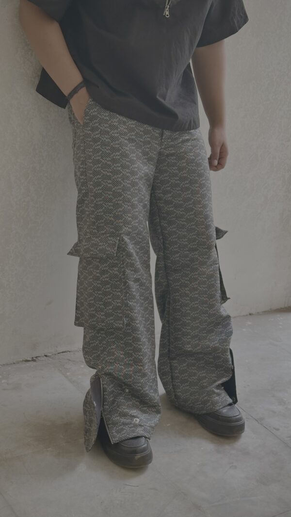 Bee-jacquard utility pants