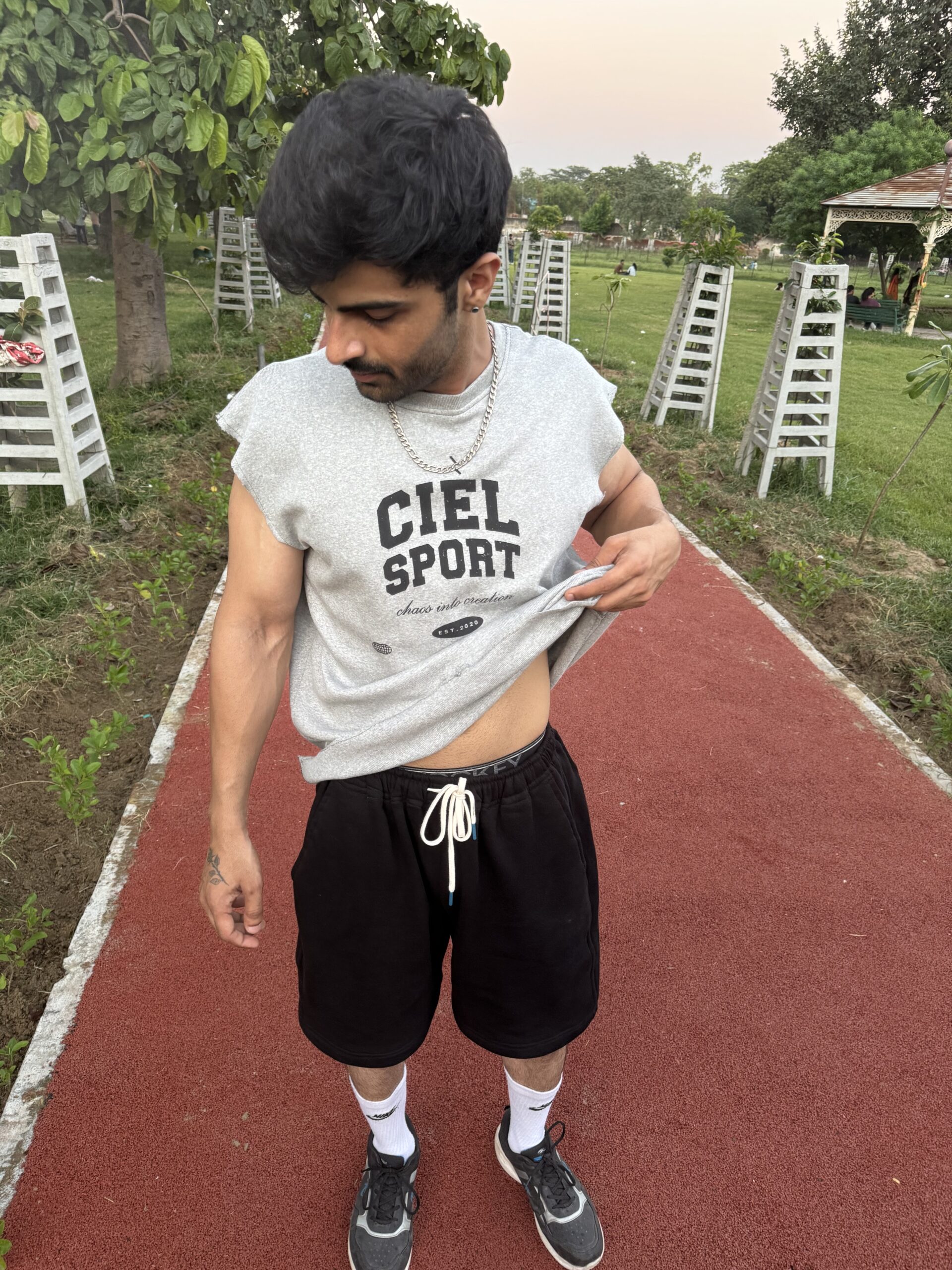 boxy sports vest - Image 7